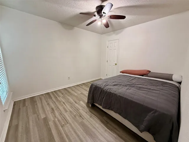 $2,300 | 16211 Townes Road, Friendswood, TX 77546