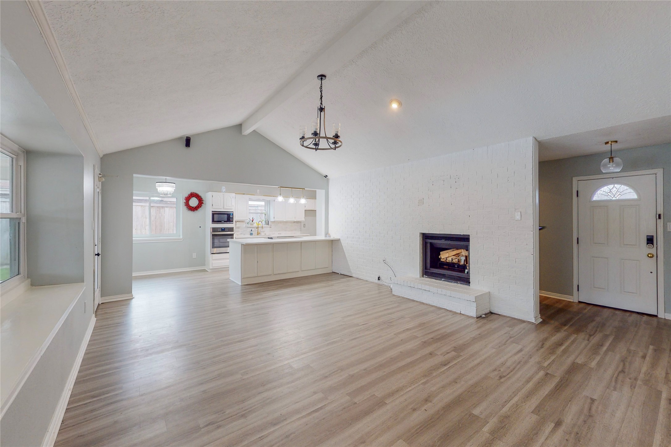 16211 Townes Road Friendswood, TX 77546 - Photo 6 of 31 Wide open Living Area