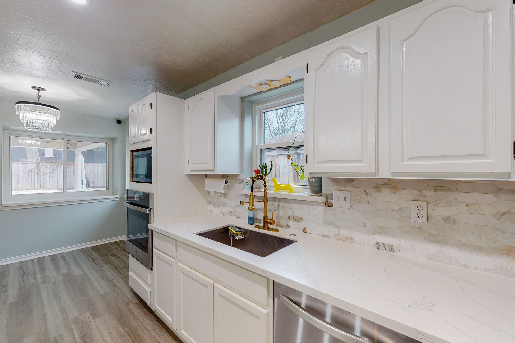 16211 Townes Road Friendswood, TX 77546 - Photo 7 of 31