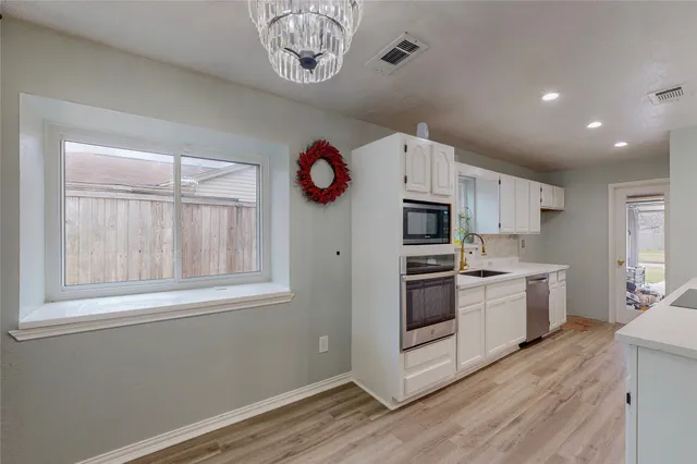 $2,300 | 16211 Townes Road, Friendswood, TX 77546