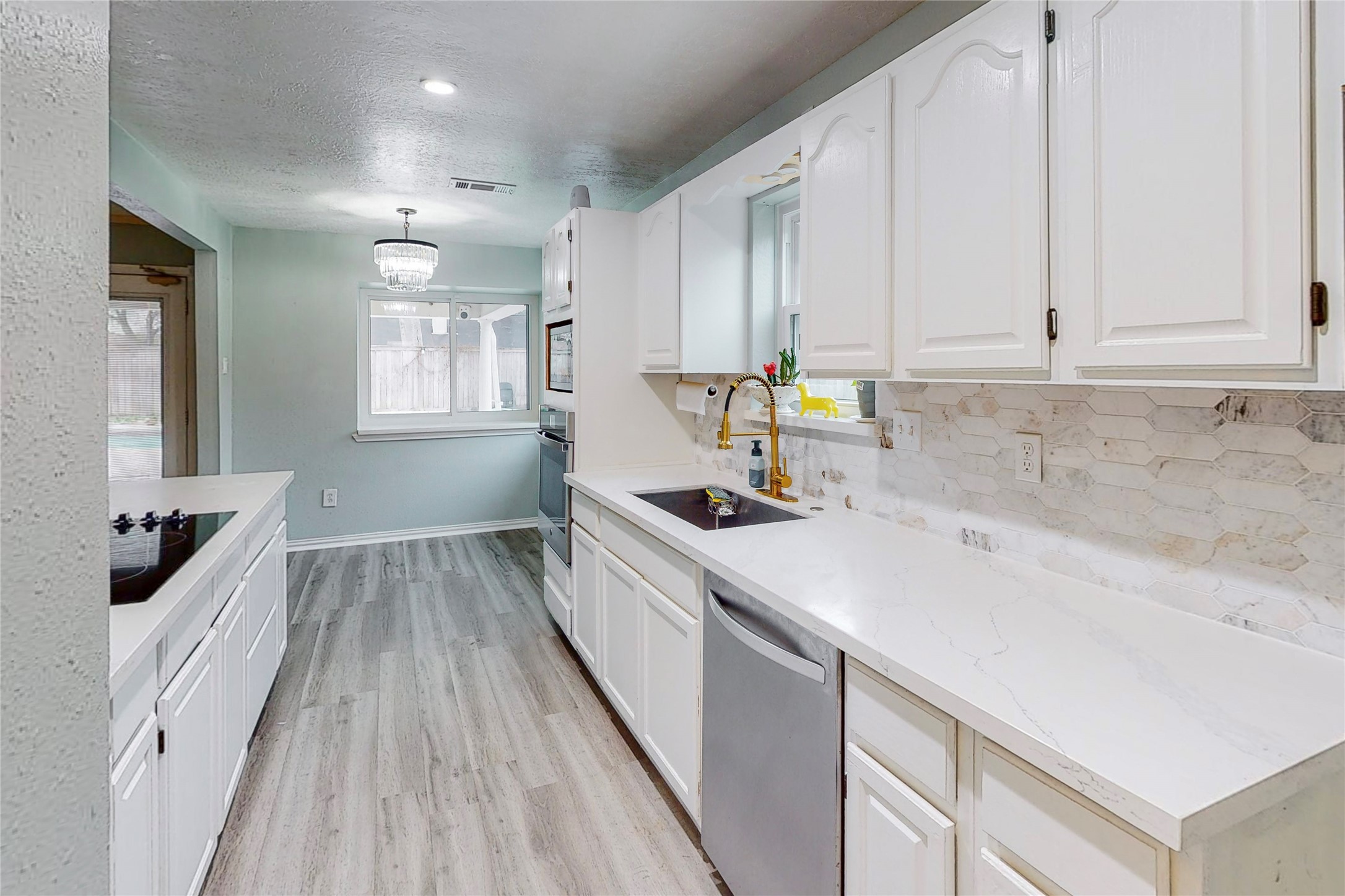 16211 Townes Road Friendswood, TX 77546 - Photo 9 of 31