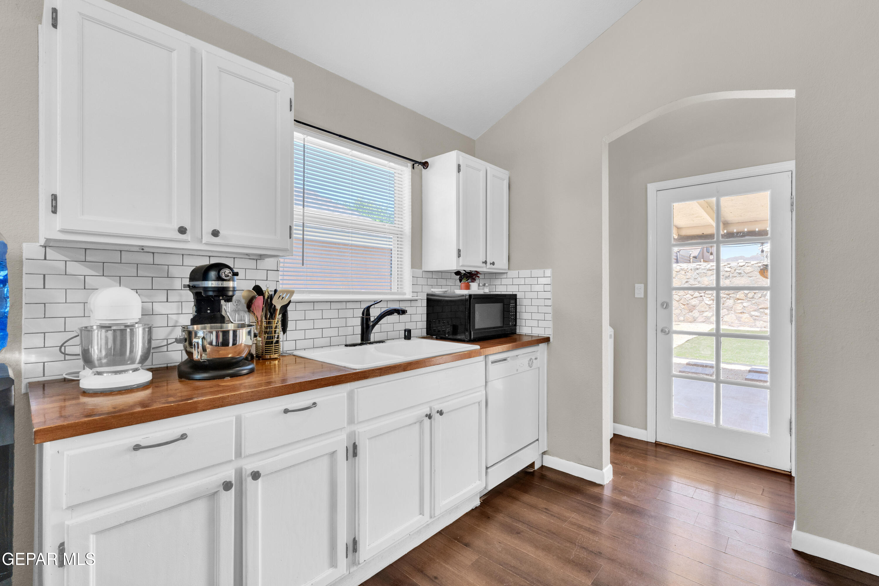 11121 Ilan Ramon Place El Paso, TX 79934 - Photo 12 of 54 2 (8)