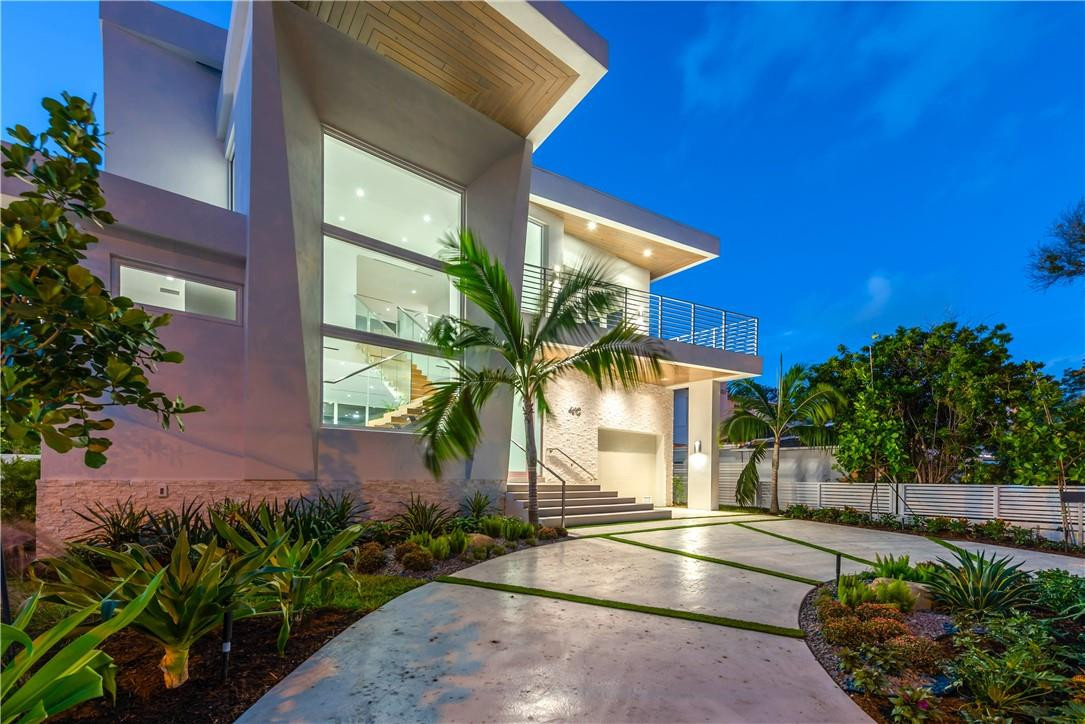 4610 Alton Road Miami Beach, FL 33140 - Photo 2 of 60 a view of a backyard with plants