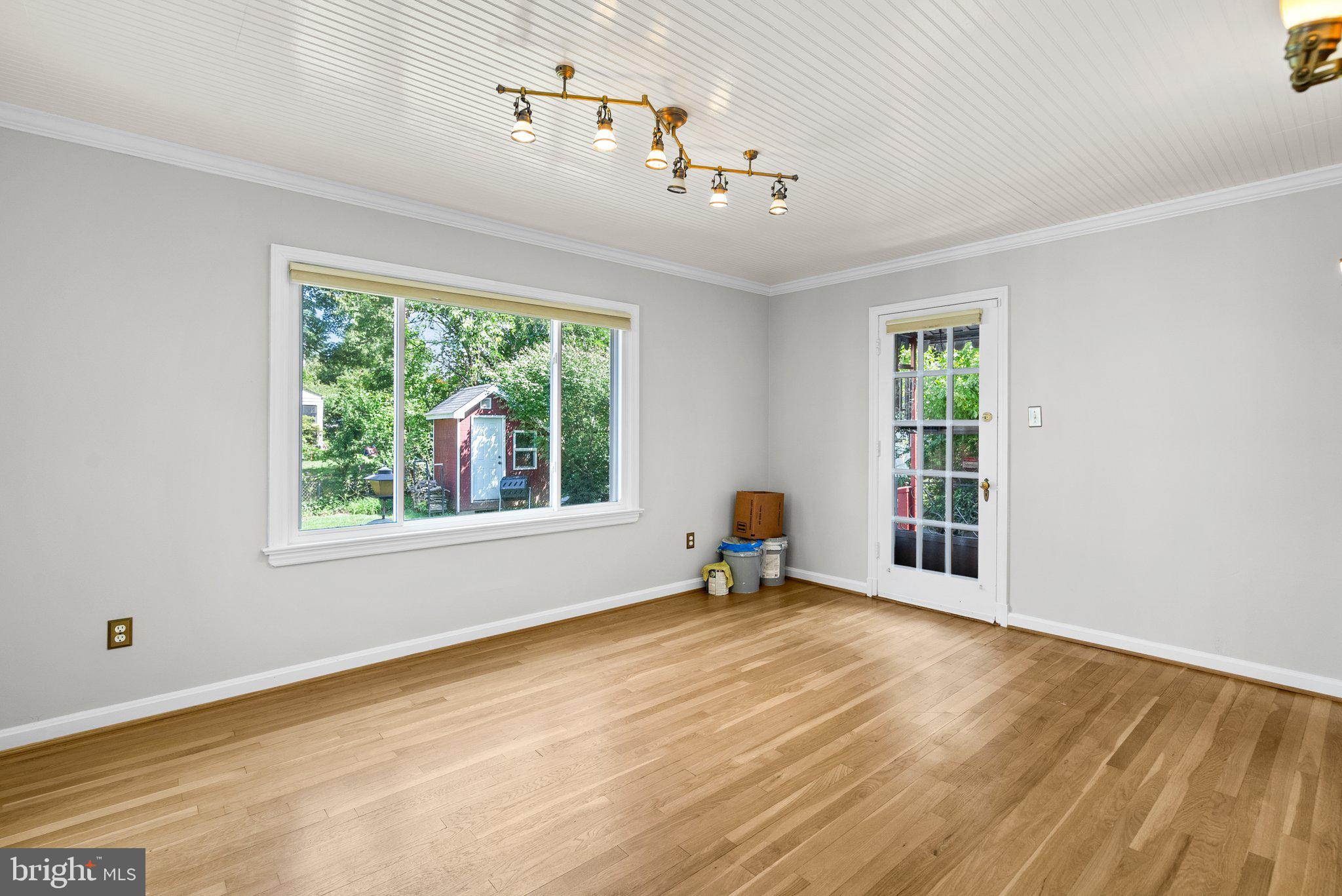 9227 Long Branch Parkway Silver Spring, MD 20901 - Photo 13 of 35