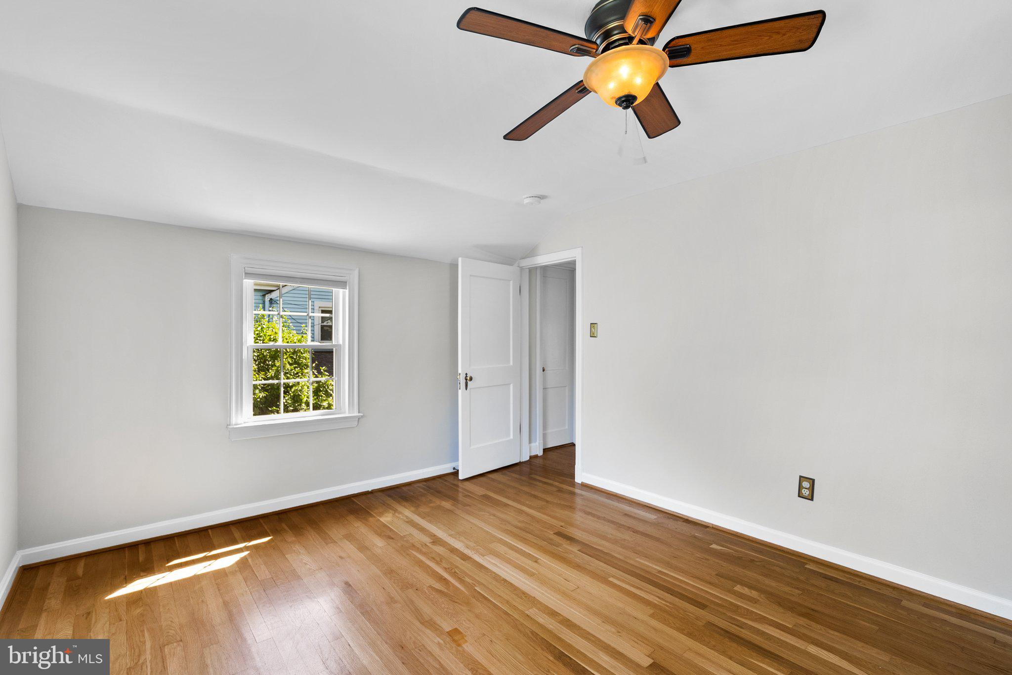 9227 Long Branch Parkway Silver Spring, MD 20901 - Photo 23 of 35