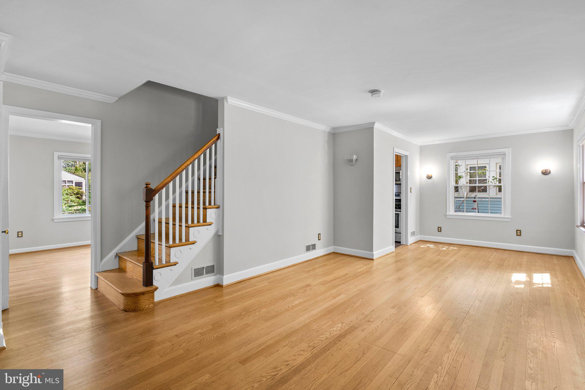 9227 Long Branch Parkway Silver Spring, MD 20901 - Photo 4 of 35