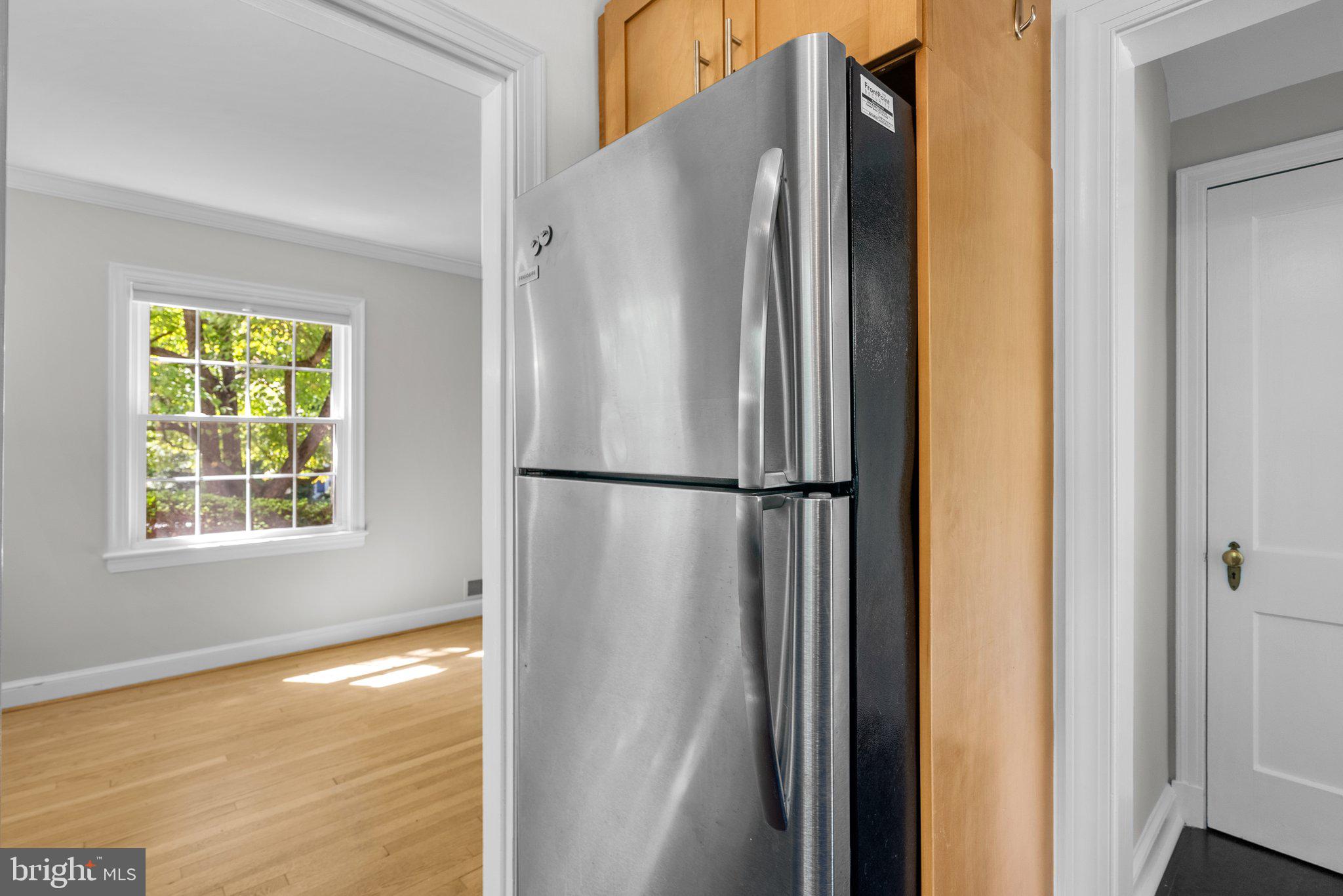 9227 Long Branch Parkway Silver Spring, MD 20901 - Photo 8 of 35