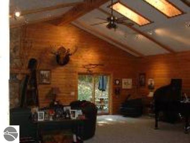 9980 East Carter Road Traverse City, MI 49684 - Photo 3 of 3 1652165-2.JPG
