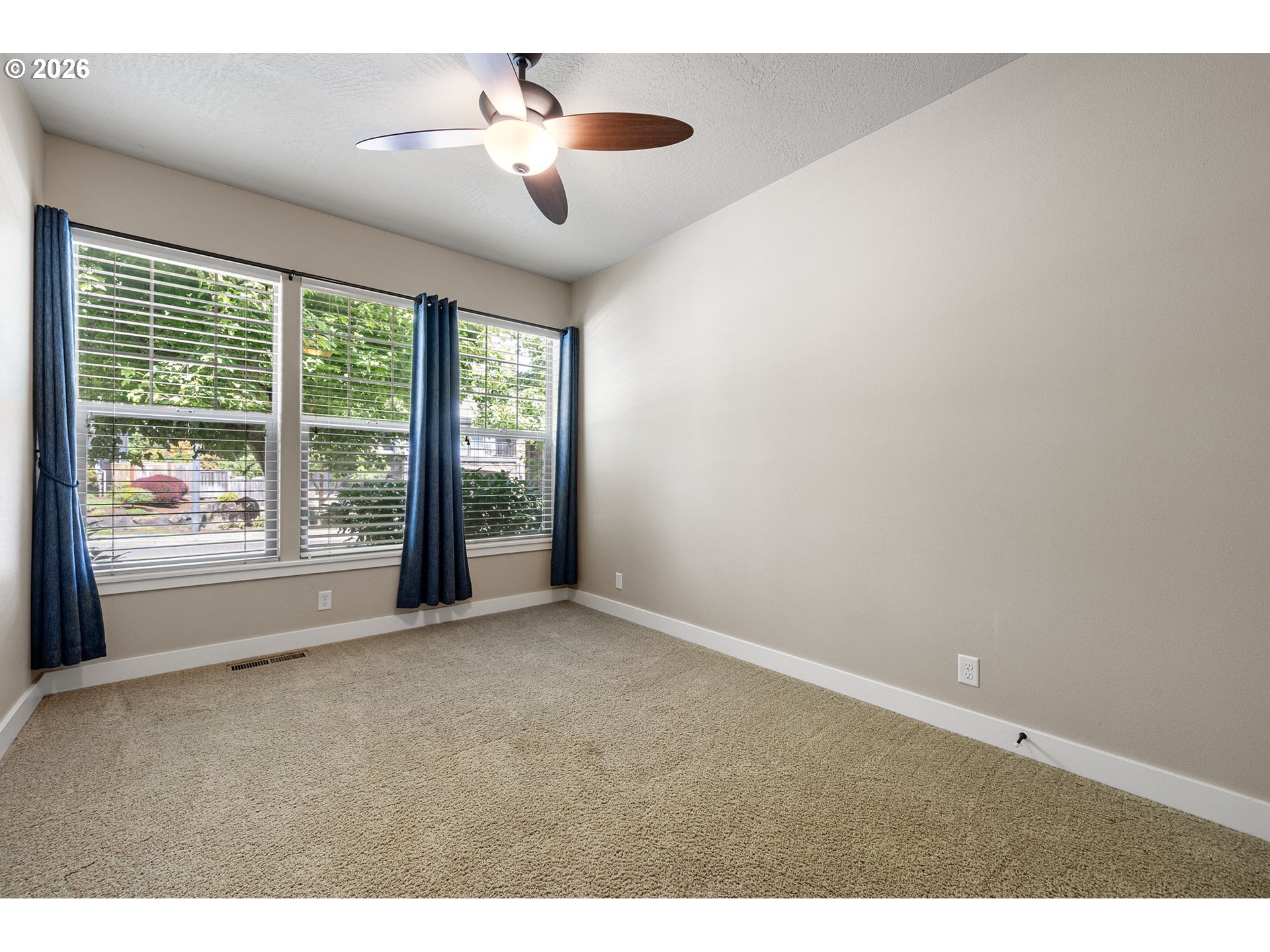 6095 Graystone Loop Springfield, OR 97478 - Photo 25 of 48 Bedroom
