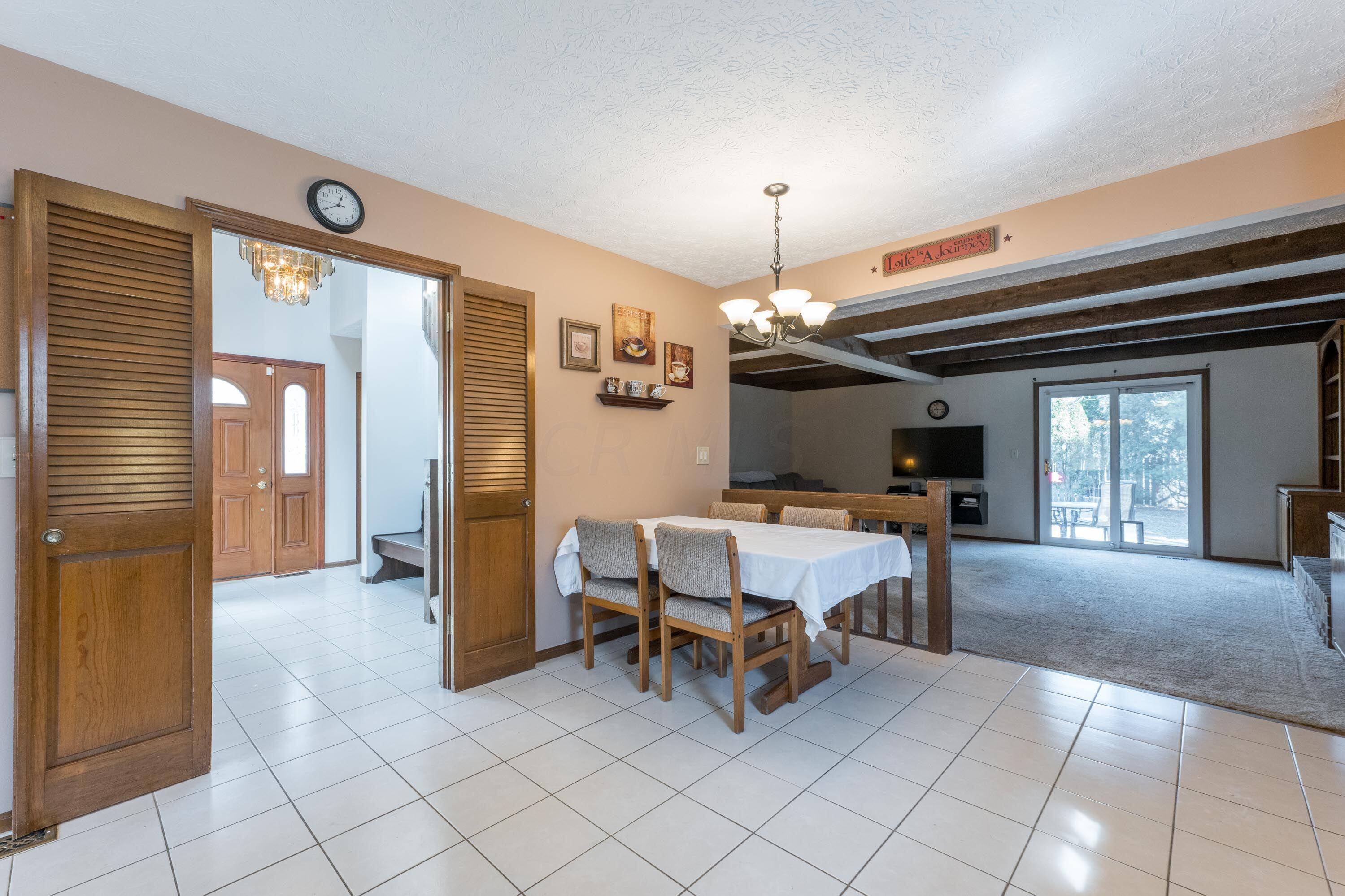 7826 Strathmoore Road Dublin, OH 43016 - Photo 8 of 47 Large Open Kitchen Overlooks the Great Room.