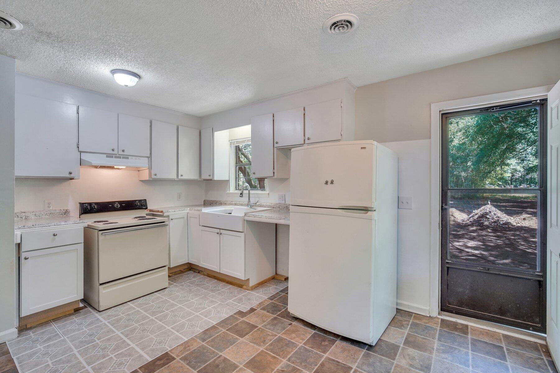7330 Mizzell Road Hollywood, SC 29449 - Photo 12 of 30 DSC07425.jpg-SMALL