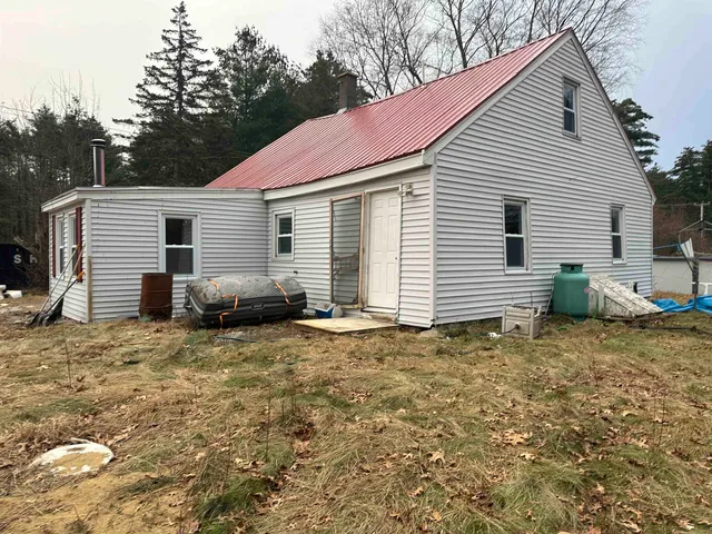 $214,600 | 25 Crane Crossing Road, Newton, NH 03858