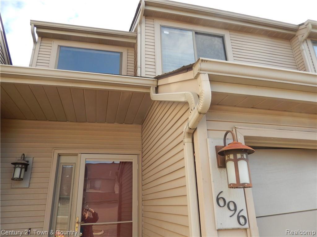 696 Charing Court, Unit 186 Rochester, MI 48307 - Photo 1 of 56 DSCN2201.JPG
