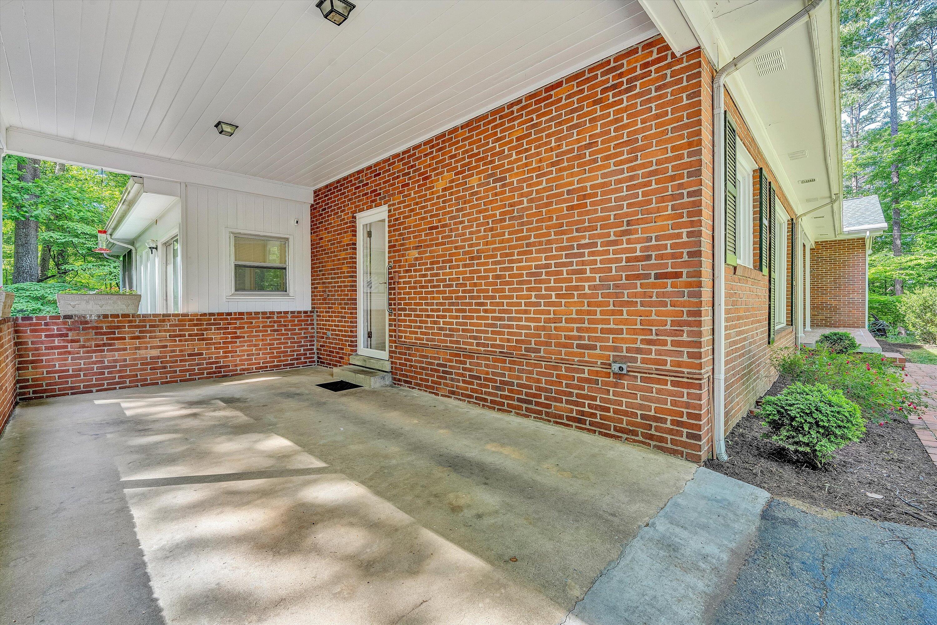 1307 Valley View Road Martinsville, VA 24112 - Photo 4 of 45 04-SGP-106