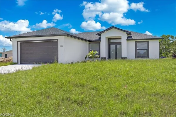 $2,100 | 208 Pembroke Street, Lehigh Acres, FL 33974