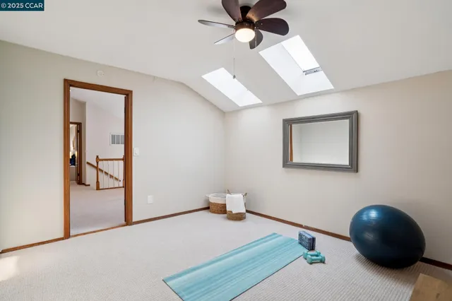 $1,295,000 | 21 Vía Barcelona, Moraga, CA 94556