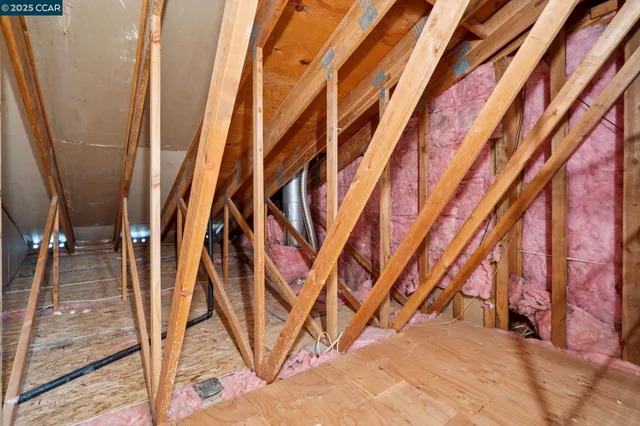 $1,295,000 | 21 Vía Barcelona, Moraga, CA 94556