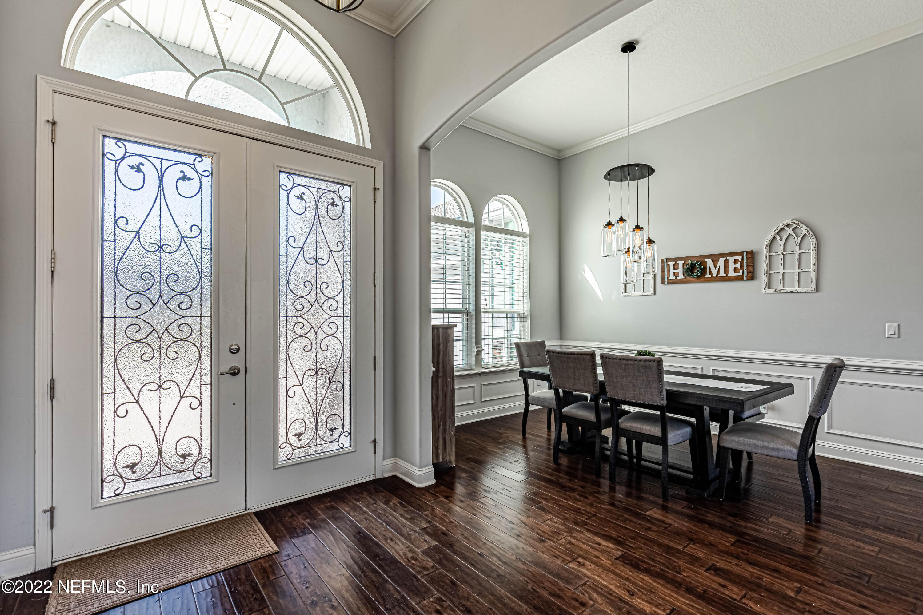 9-Foyer Dining View
