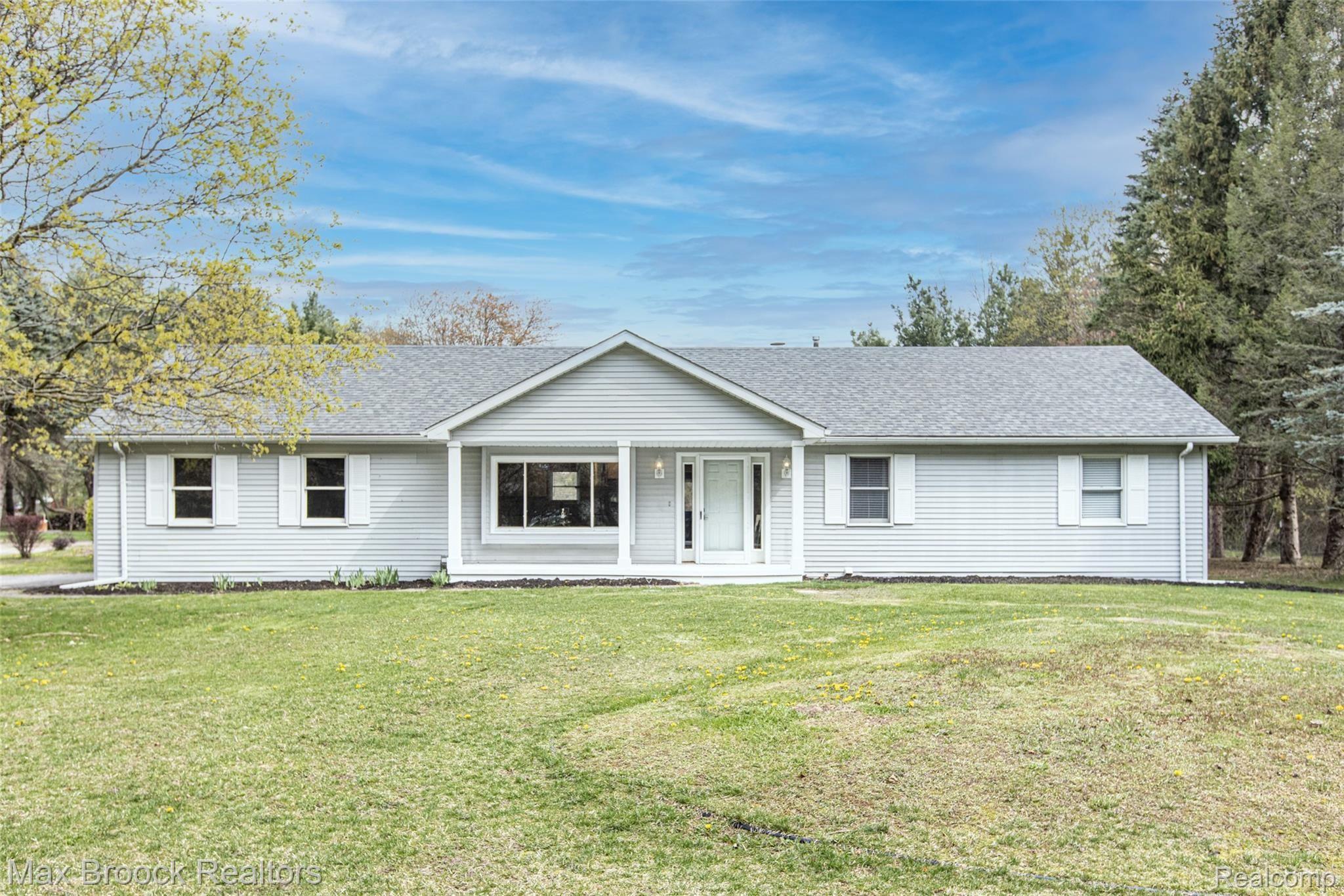 2800 W Clarkston Rd.jpg