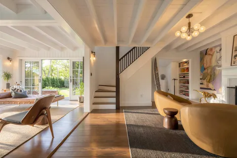 $2,395,000 | 91 East Tiana Road, Hampton Bays, NY 11946