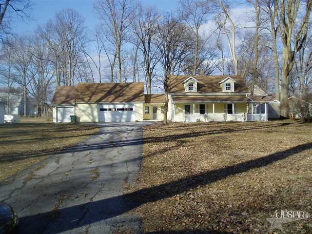 1902 Lower Huntington Road Fort Wayne, IN 46819 - Photo 1 of 11