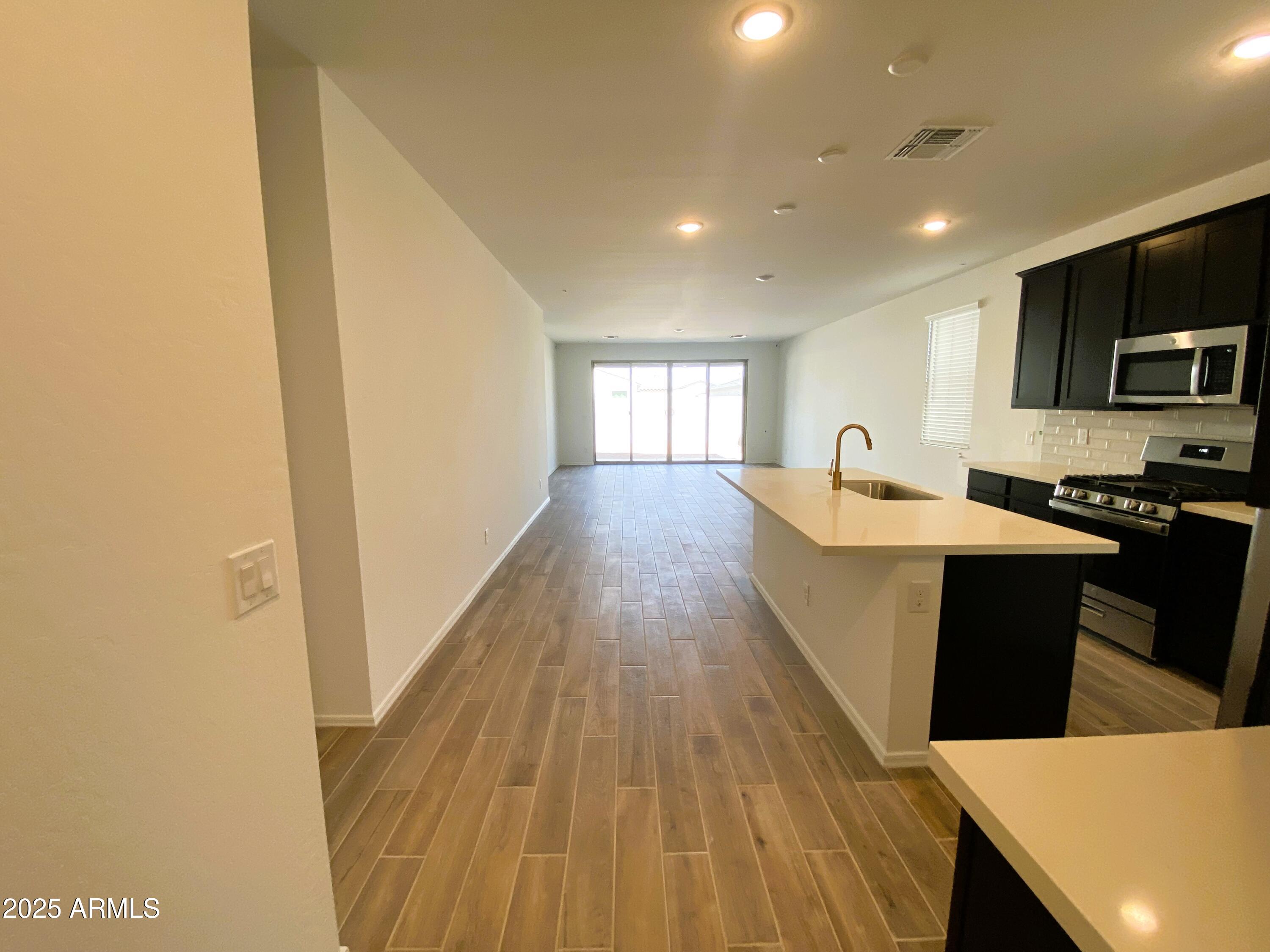46940 West Old Timer Road Maricopa, AZ 85139 - Photo 12 of 23 07Kitchen