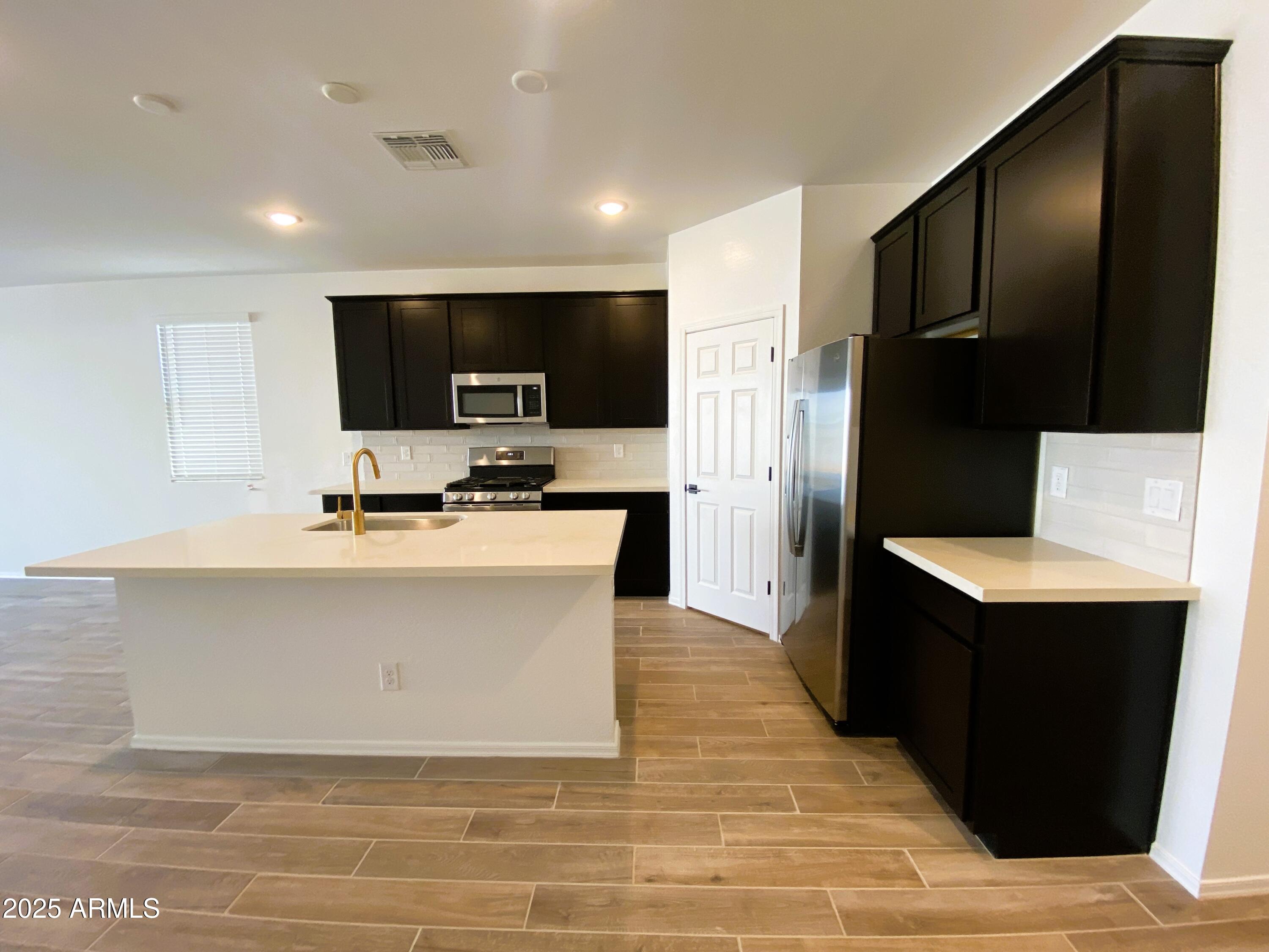 46940 West Old Timer Road Maricopa, AZ 85139 - Photo 13 of 23 08Kitchen