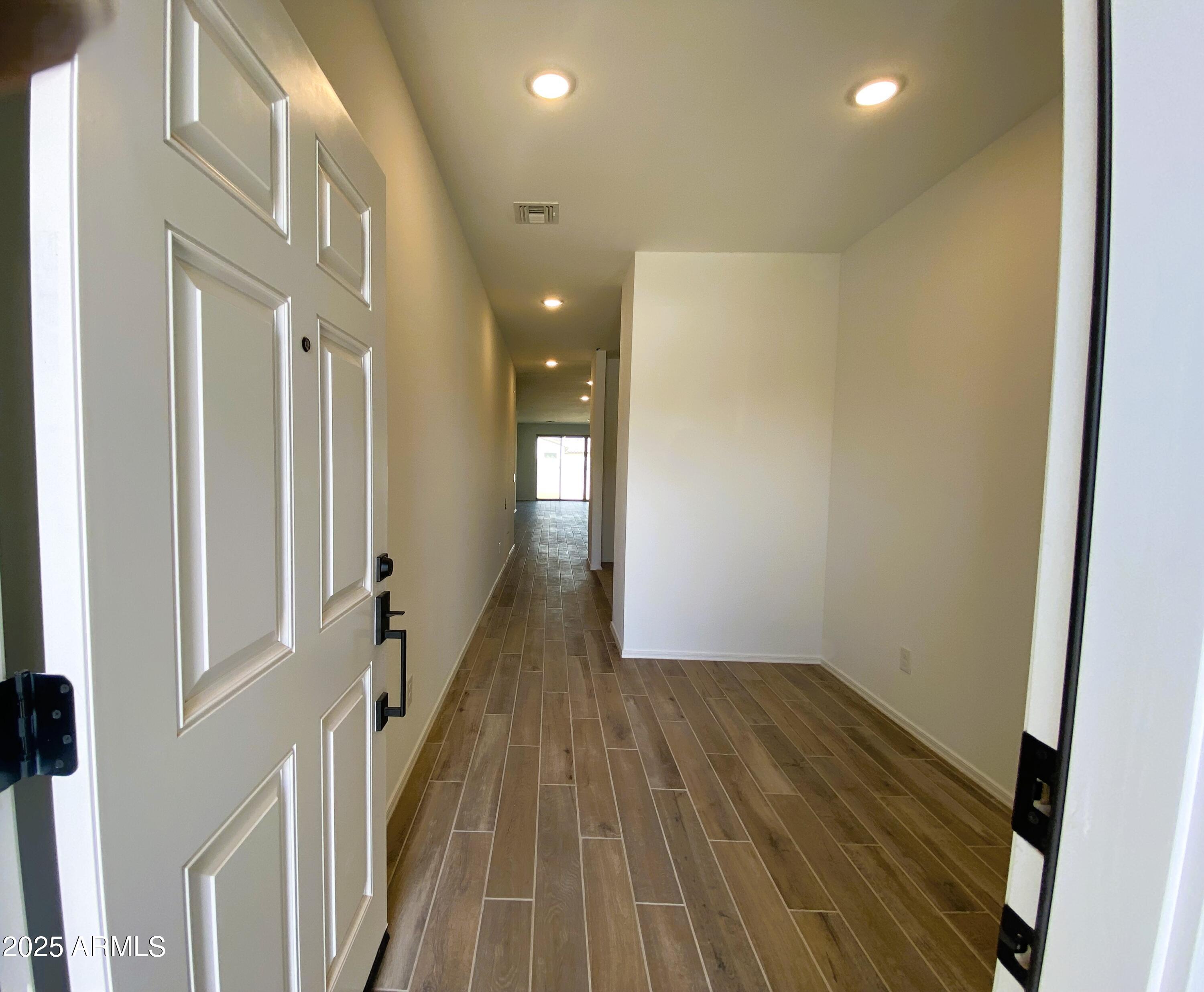46940 West Old Timer Road Maricopa, AZ 85139 - Photo 3 of 23 02Foyer