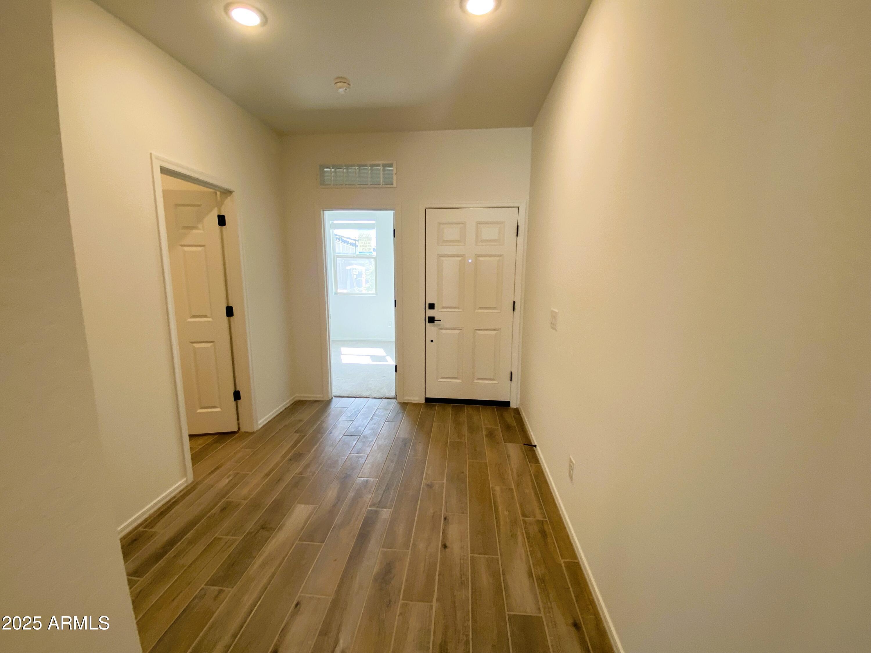 46940 West Old Timer Road Maricopa, AZ 85139 - Photo 4 of 23 03Foyer
