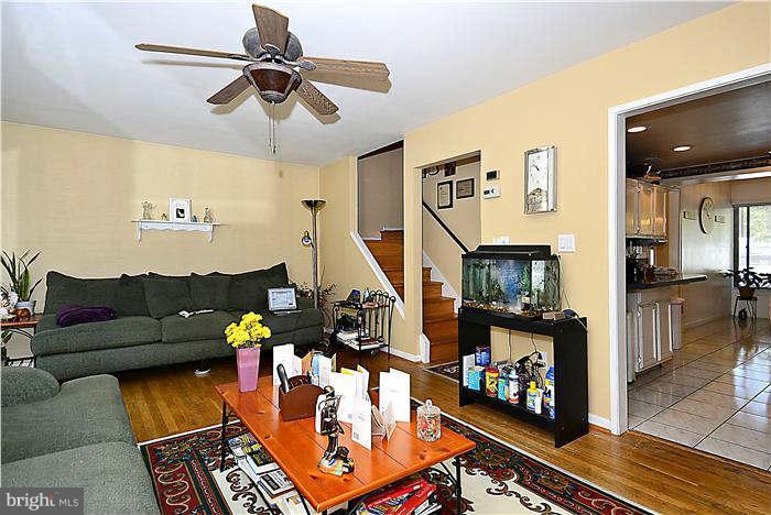 9686 Basket Ring Road Columbia, MD 21045 - Photo 3 of 19 Living Room