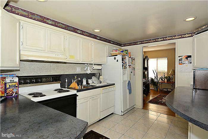 9686 Basket Ring Road Columbia, MD 21045 - Photo 6 of 19 Kitchen