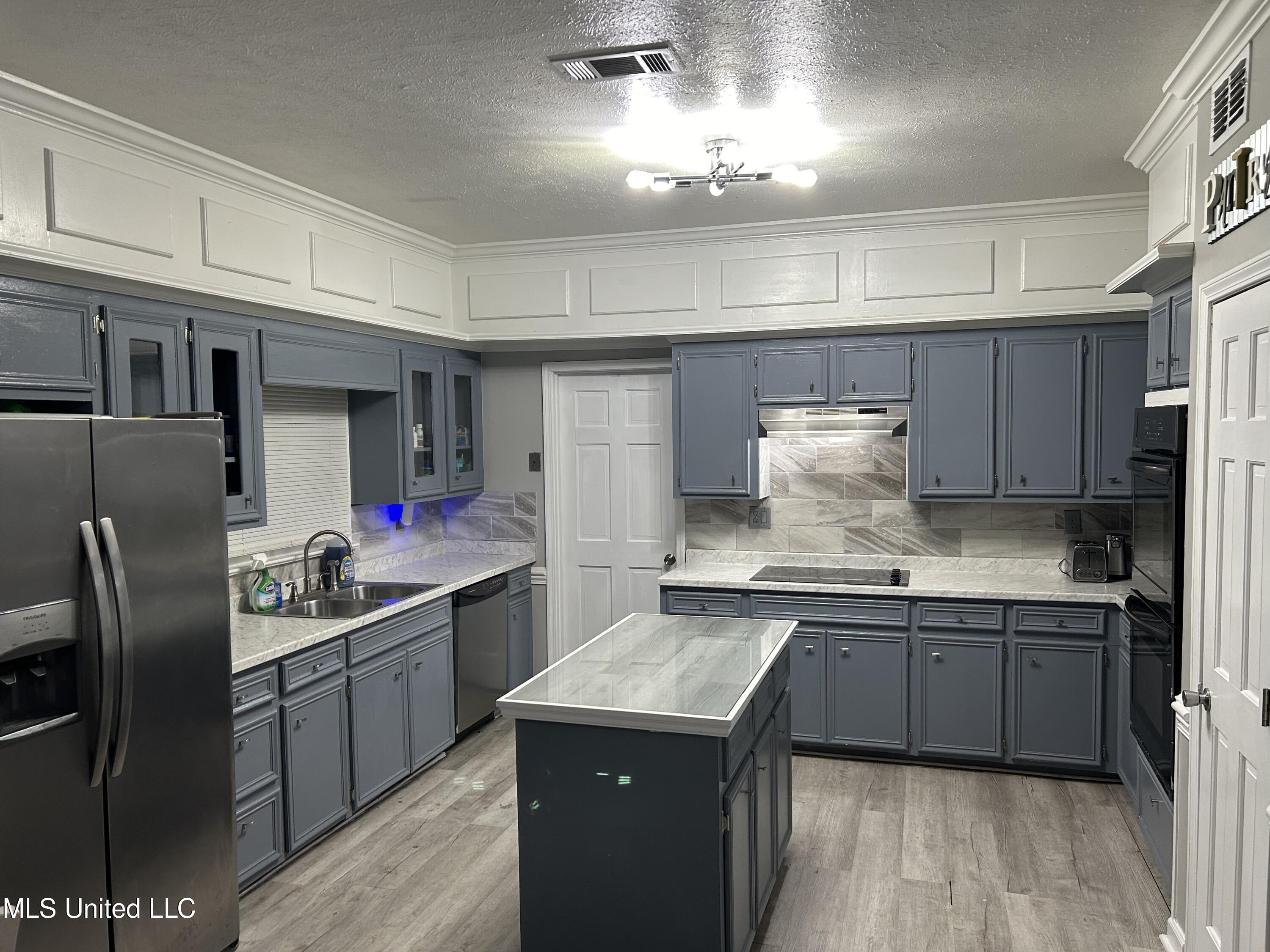166 Blackmon Road Byram, MS 39272 - Photo 8 of 31 311490B3-C448-4979-9AEB-1FFF3D368198