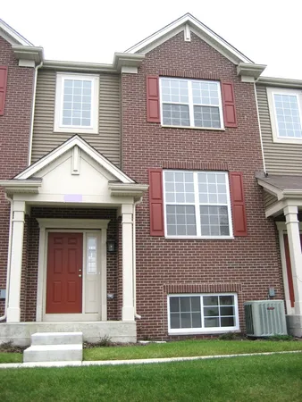 $2,990 | 907 Neudearborn Lane, Naperville, IL 60563