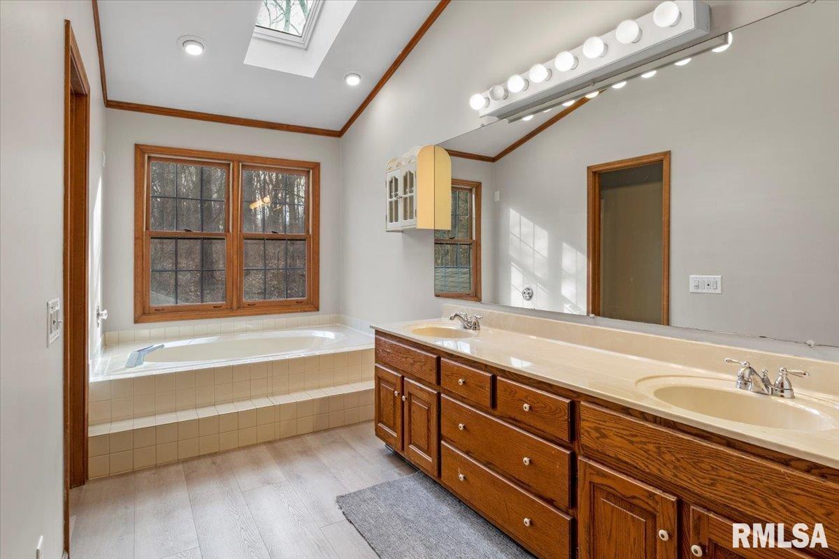 3920 West Bluffs Road Springfield, IL 62711 - Photo 22 of 35