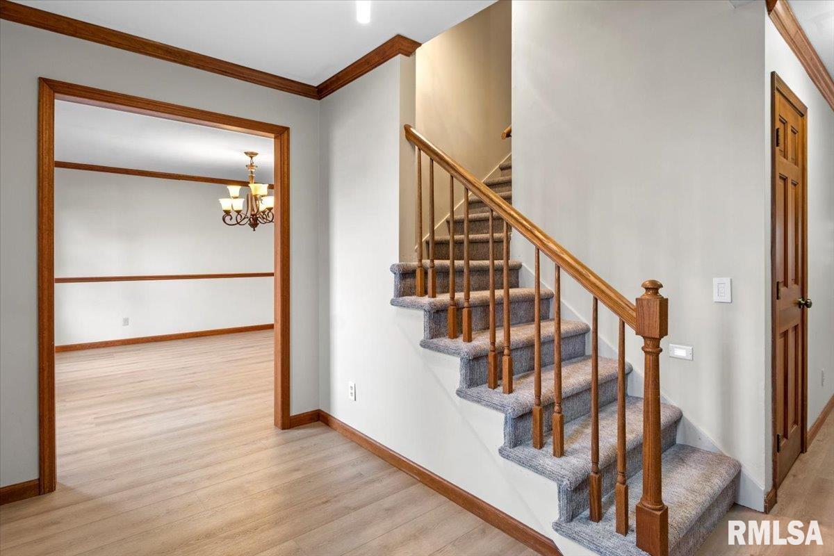 3920 West Bluffs Road Springfield, IL 62711 - Photo 4 of 35