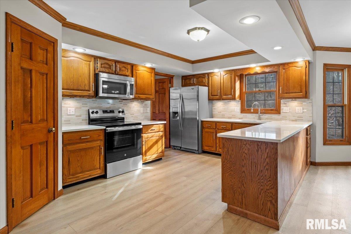 3920 West Bluffs Road Springfield, IL 62711 - Photo 7 of 35