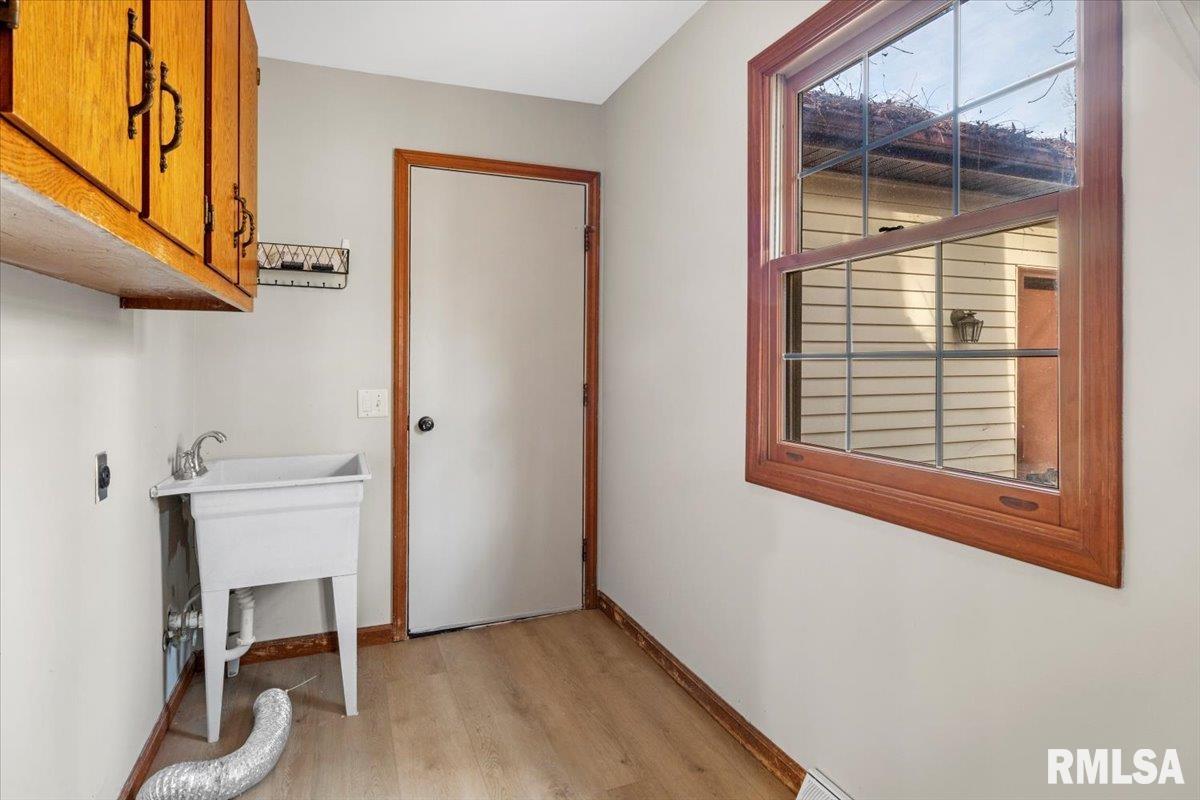 3920 West Bluffs Road Springfield, IL 62711 - Photo 8 of 35