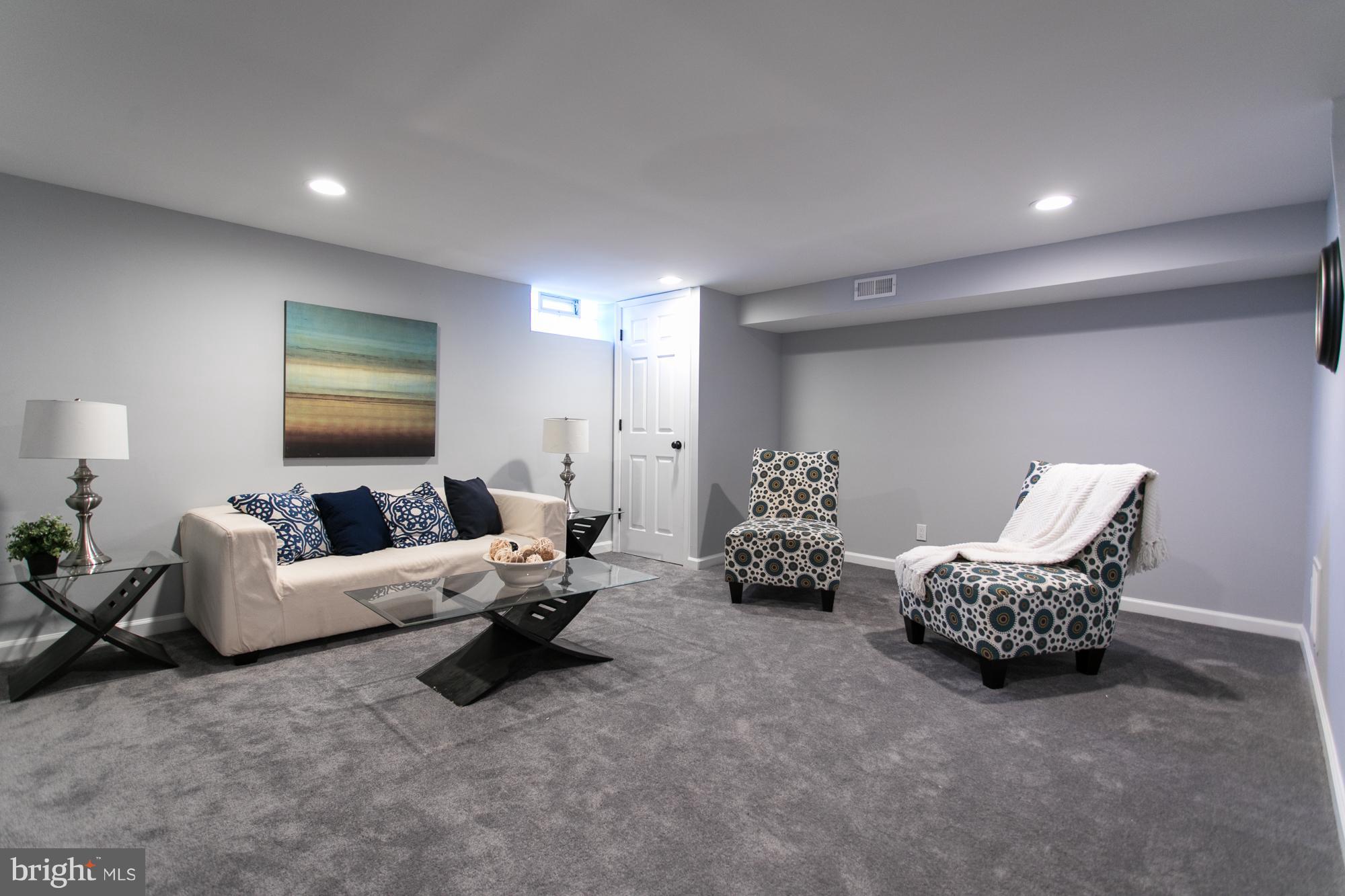 5421 Bucknell Road Baltimore, MD 21206 - Photo 13 of 17 Large club room