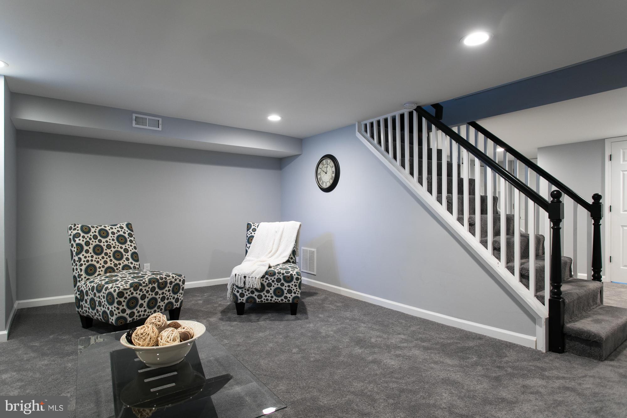 5421 Bucknell Road Baltimore, MD 21206 - Photo 16 of 17 Large club room
