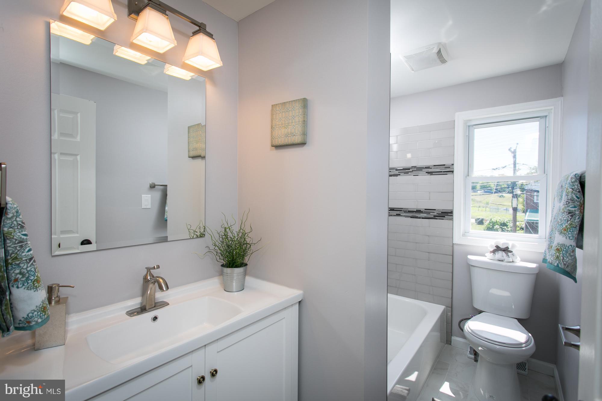 5421 Bucknell Road Baltimore, MD 21206 - Photo 9 of 17 Custom bathroom