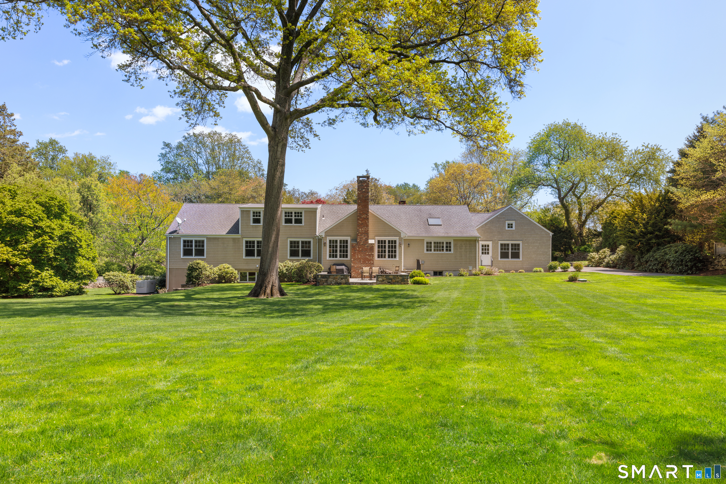 6 Old Parish Road Darien, CT 06820 - Photo 3 of 38