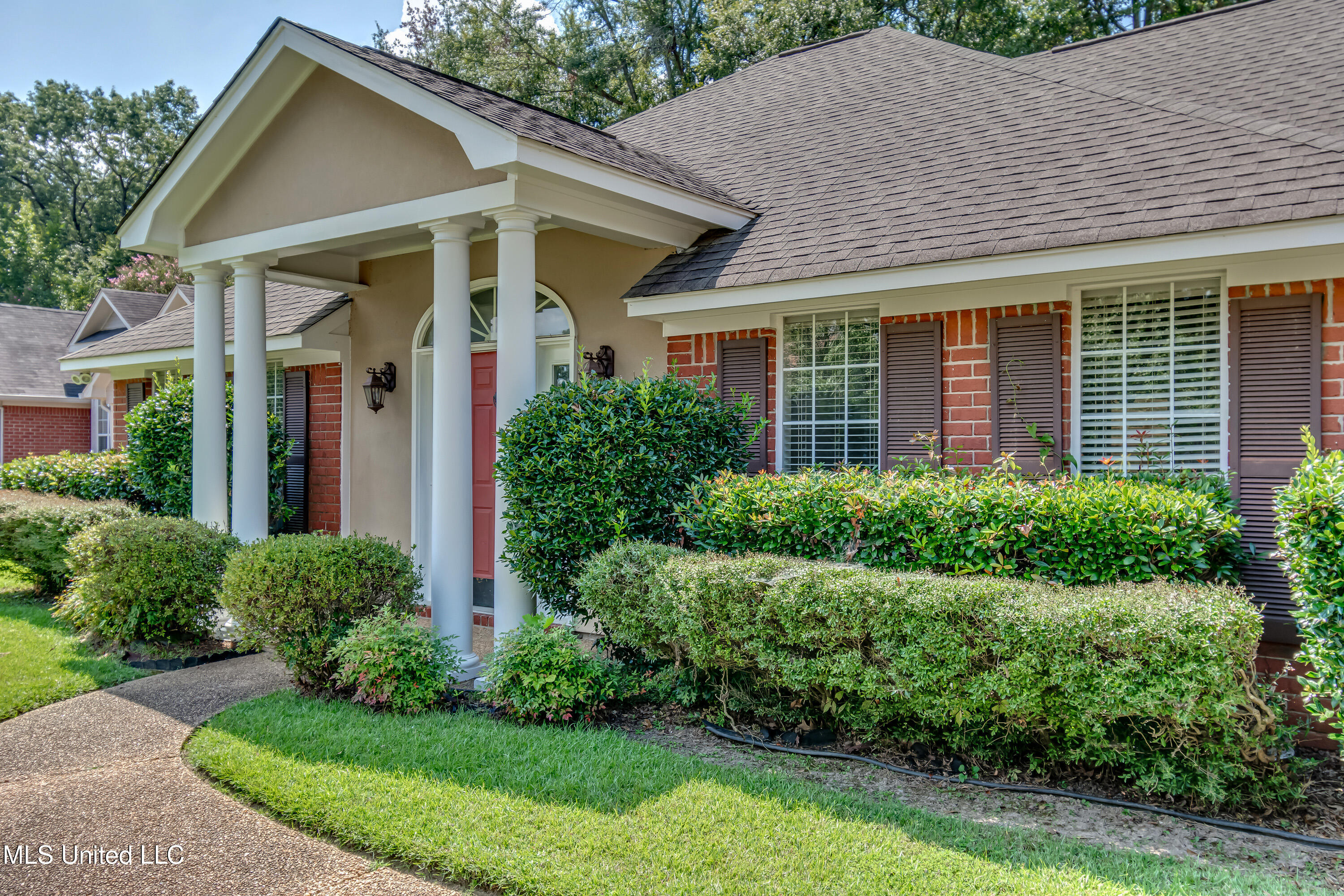 415 Hemlock Drive Flowood, MS 39232 - Photo 2 of 57 415 Hemlock Dr-3