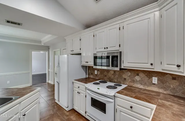 $299,500 | 415 Hemlock Drive, Flowood, MS 39232