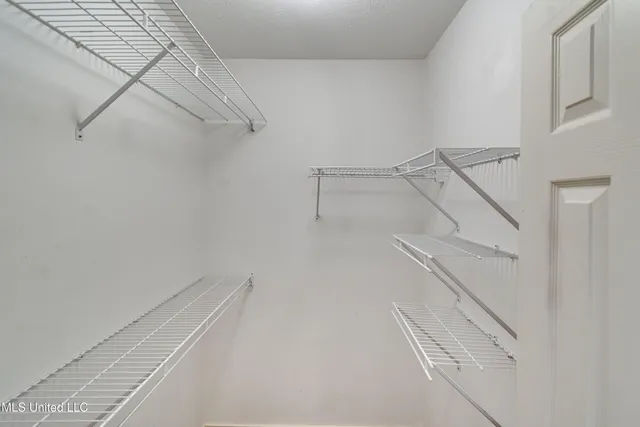 $299,500 | 415 Hemlock Drive, Flowood, MS 39232