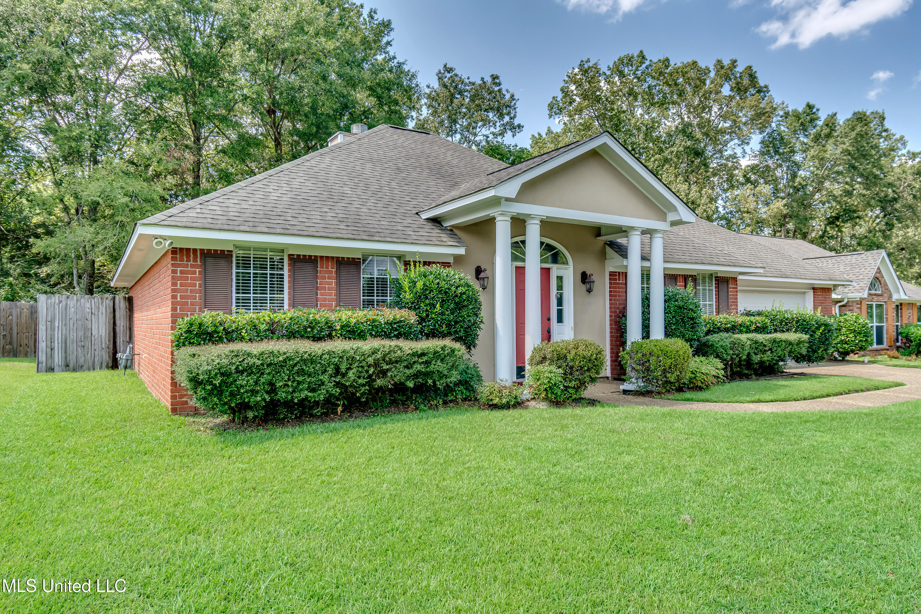 415 Hemlock Drive Flowood, MS 39232 - Photo 5 of 57 415 Hemlock Dr-8