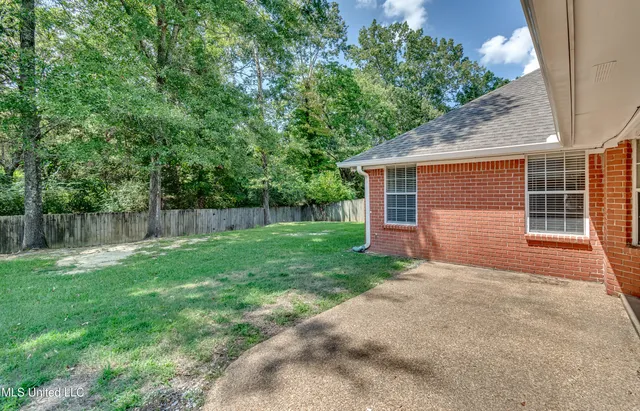 $299,500 | 415 Hemlock Drive, Flowood, MS 39232
