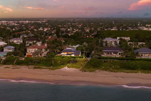 $8,900,000 | 5910 Old Ocean Boulevard, Ocean Ridge, FL 33435