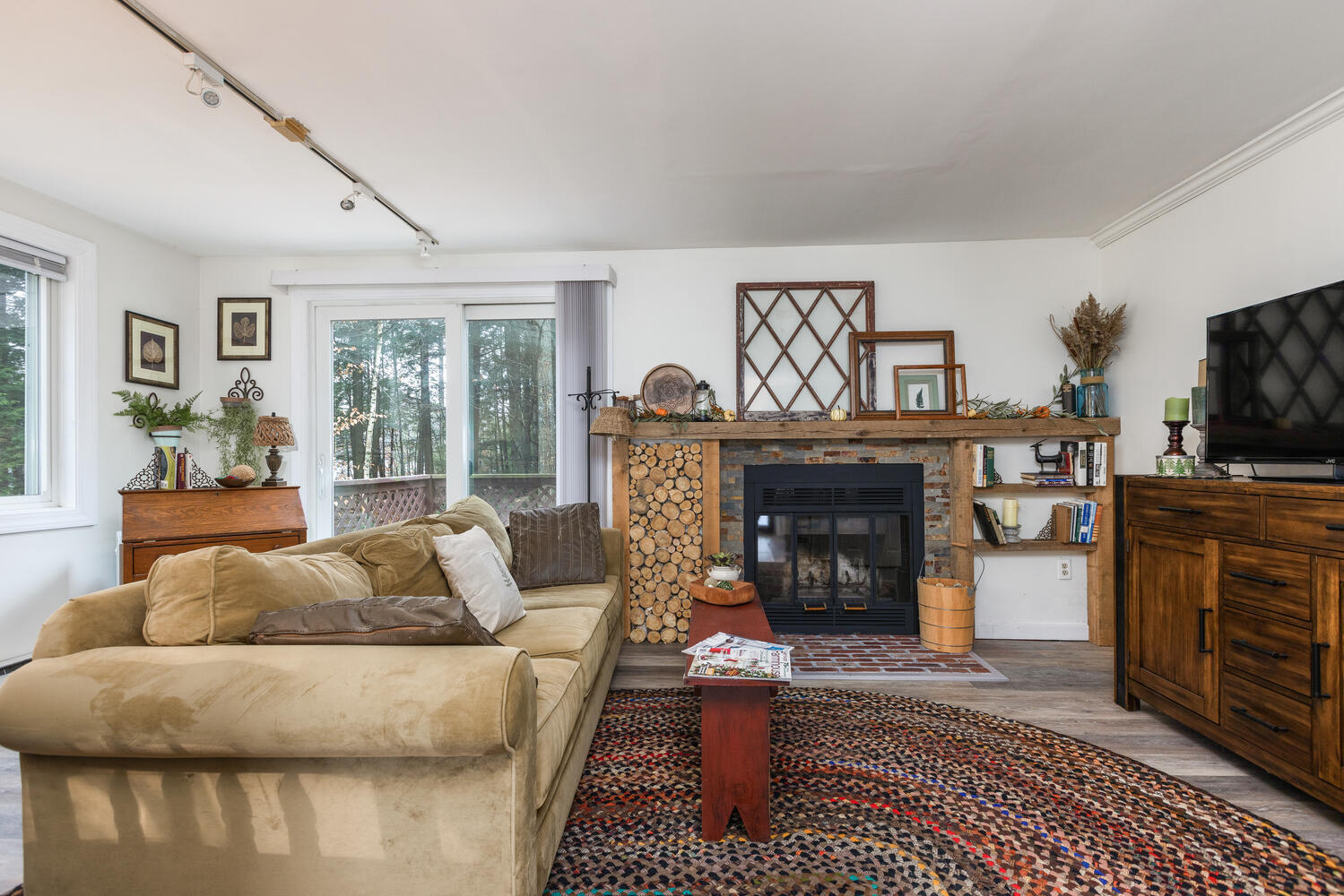 378 Portland Road, Unit 1 Gray, ME 04039 - Photo 11 of 30 378 Portland Rd 1 Gray ME-large-010-020-