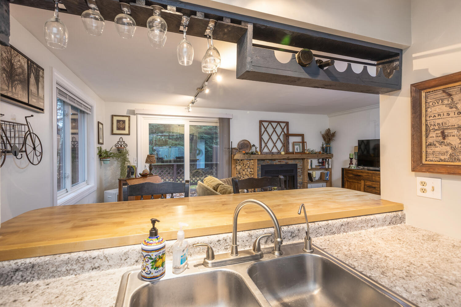 378 Portland Road, Unit 1 Gray, ME 04039 - Photo 10 of 30 378 Portland Rd 1 Gray ME-large-009-022-
