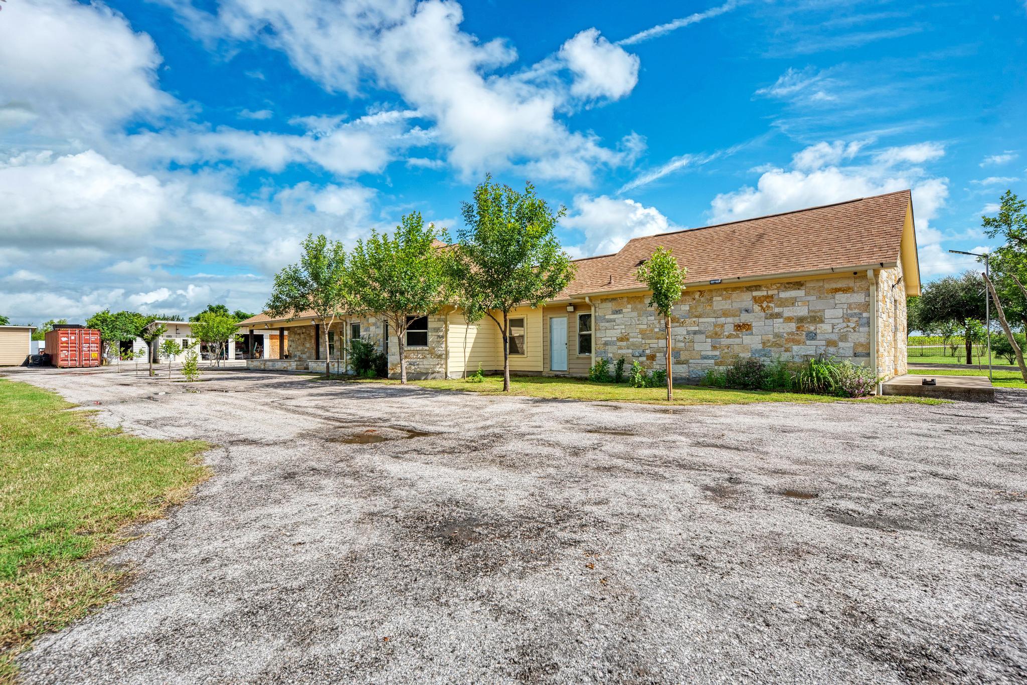 15611 Giese Lane Elgin, TX 78621 - Photo 33 of 40